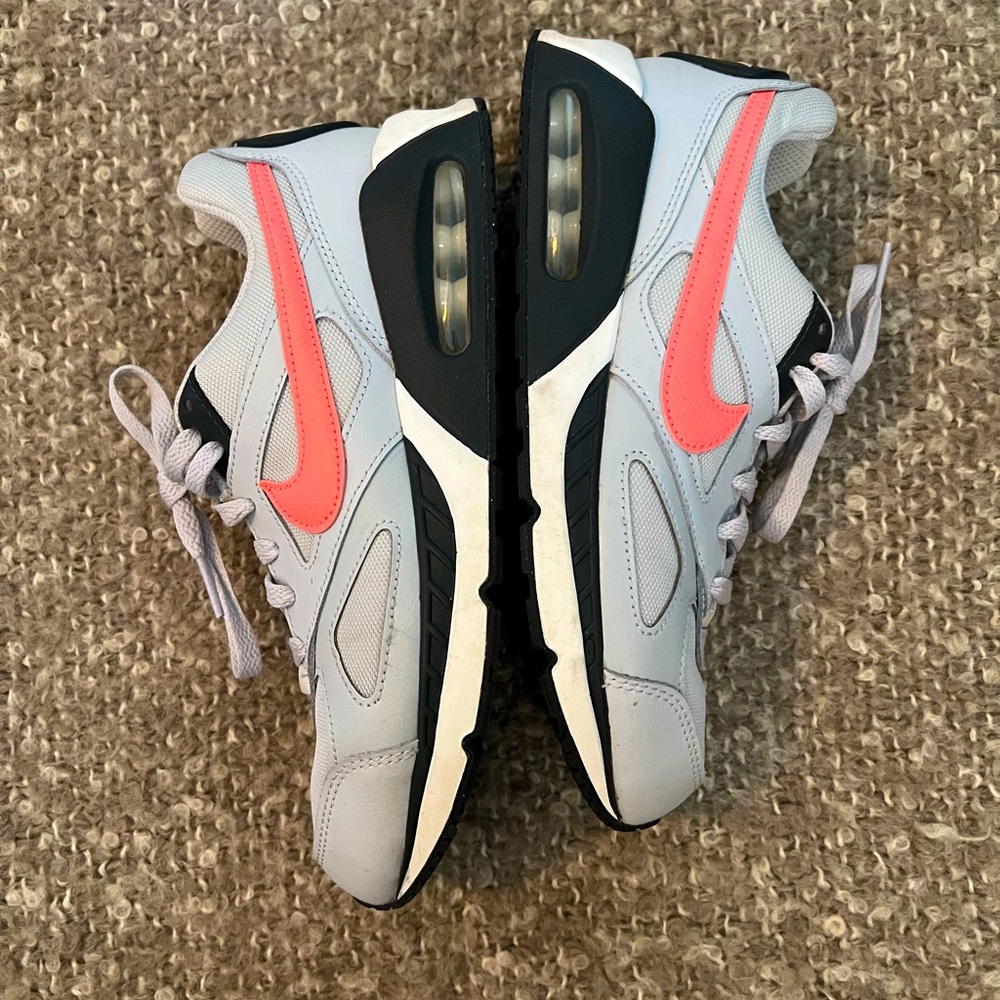 Nike AIR Max size 5.5 youth